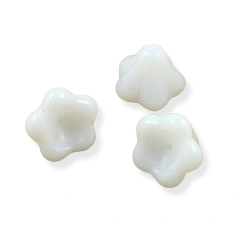 Korálky skleněné zvonky 13x11 mm bílé – 10 ks