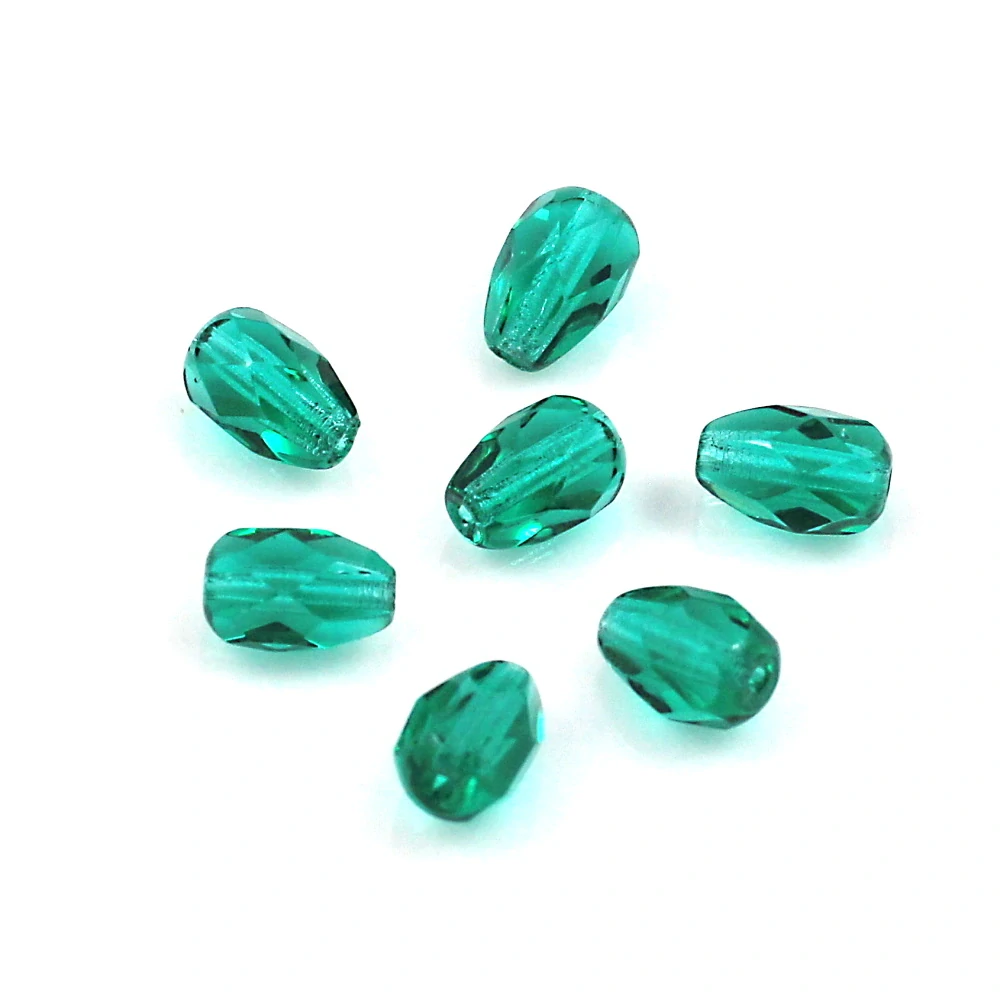 Korálky kapky broušené smaragdově zelené 7x5mm – 20 ks