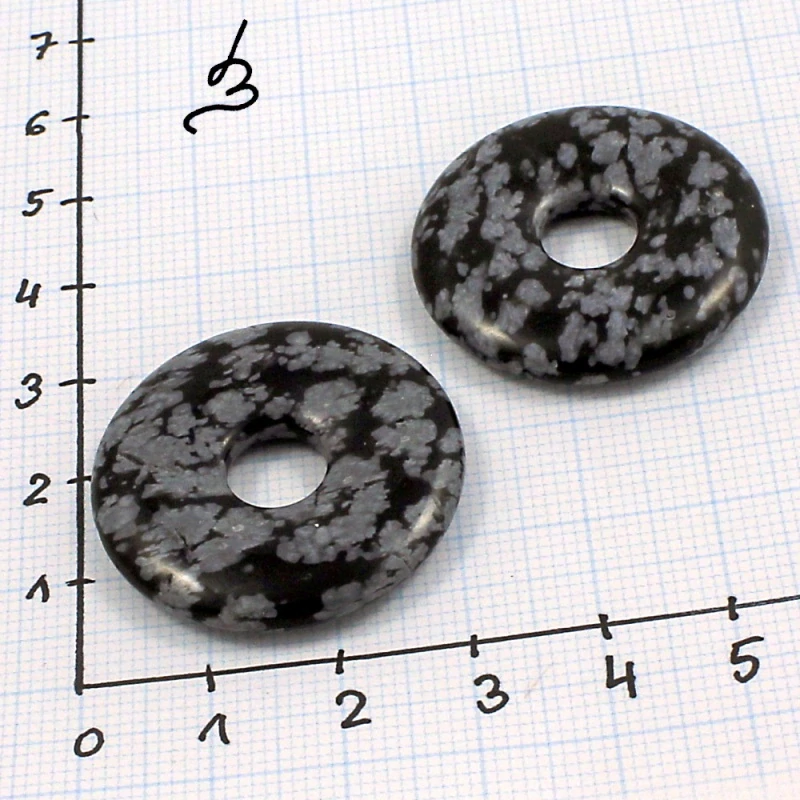 Obsidiánový donut s výrazným vločkováním – 1 ks