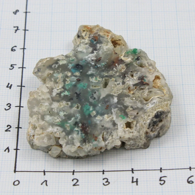Plátek chalcedonu s chryzokolem a mědí