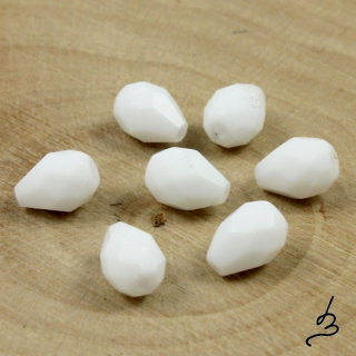 Korálky broušené kapky bílé 8x6mm – 20 ks