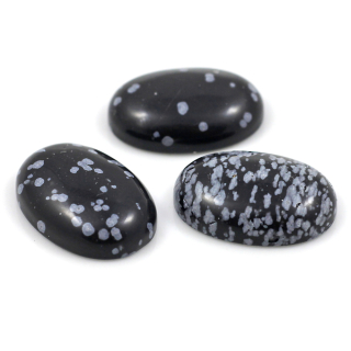 Obsidián vločkový kabošon 25x18mm – 1 ks