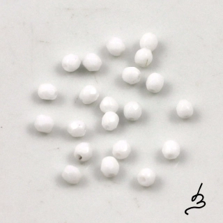 Bílé korálky 3mm broušené – 60 ks