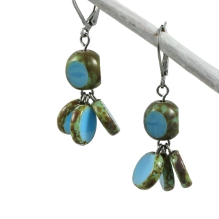 Visací náušnice s modrými korálky