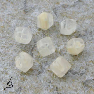 Korálky skleněné polštářky krémovočiré - 10 ks